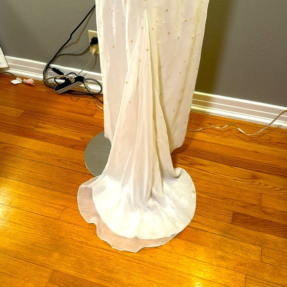 Unique vintage winter white formal gown with sequins and beading and tiny train - Picture 5 of 11